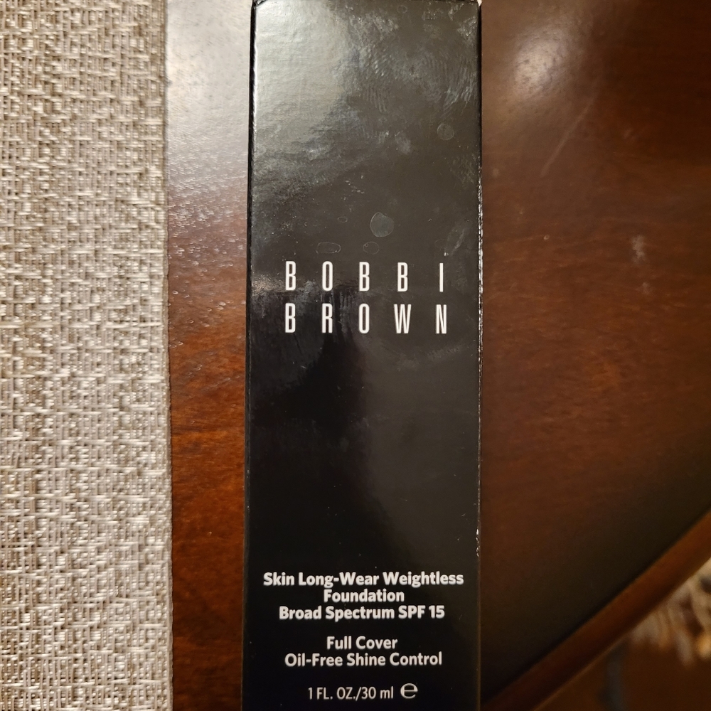 Bobbi Brown Skin Foundation Almond 7